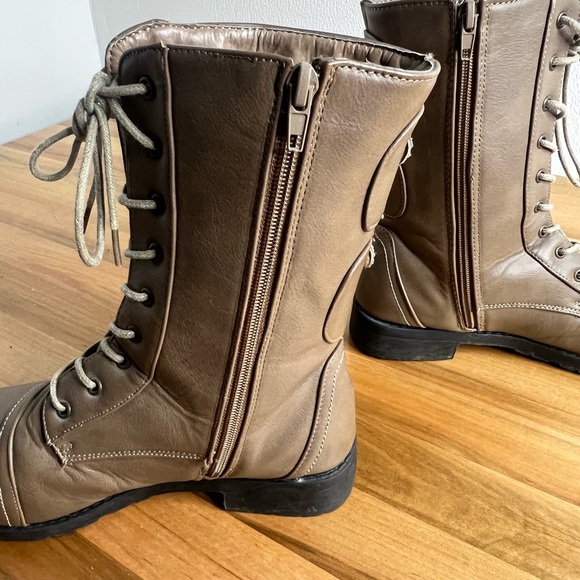 Rue21 Tan Combat Boots for Women size 7/8 - Picture 4 of 9
